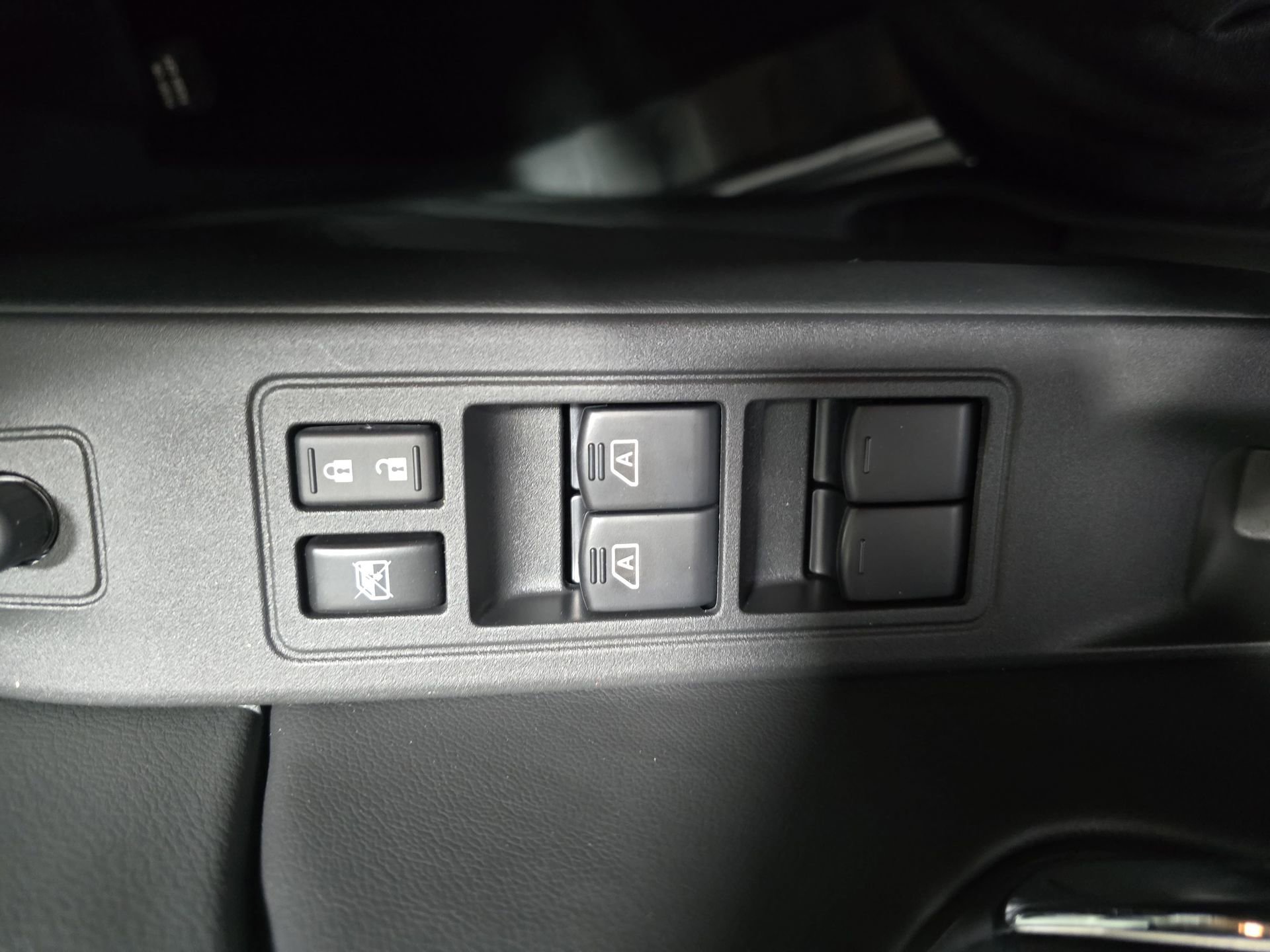 New 2026 Nissan Frontier SV w/ Tow Package AWD/4WD image 27