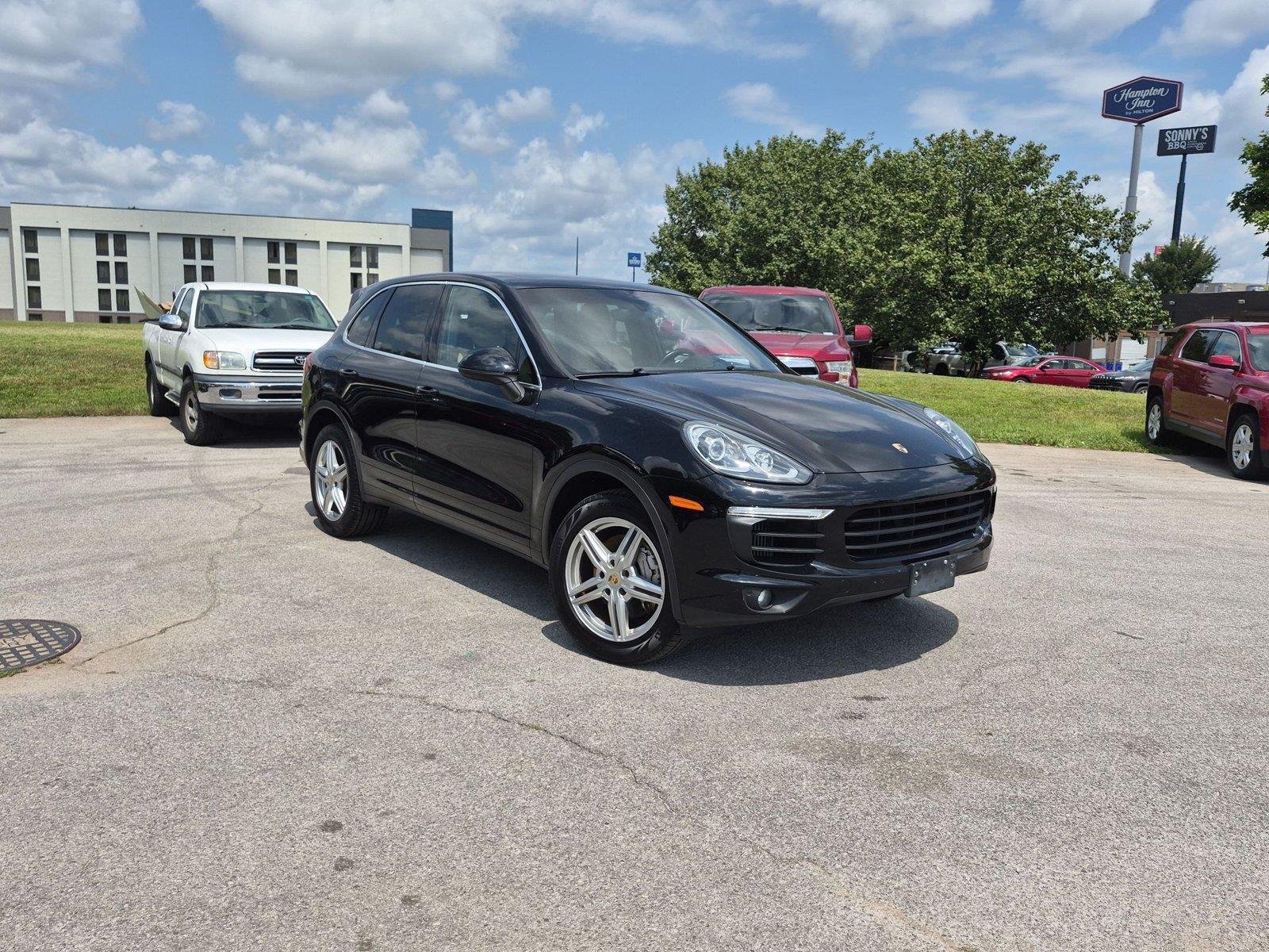 Used 2017 Porsche Cayenne S AWD/4WD image 7