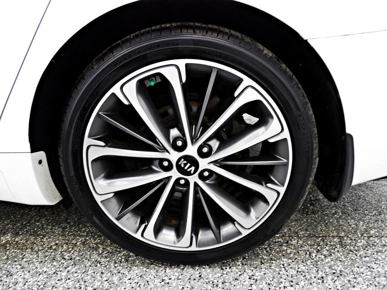 Used 2017 Kia Cadenza Technology FWD image 24