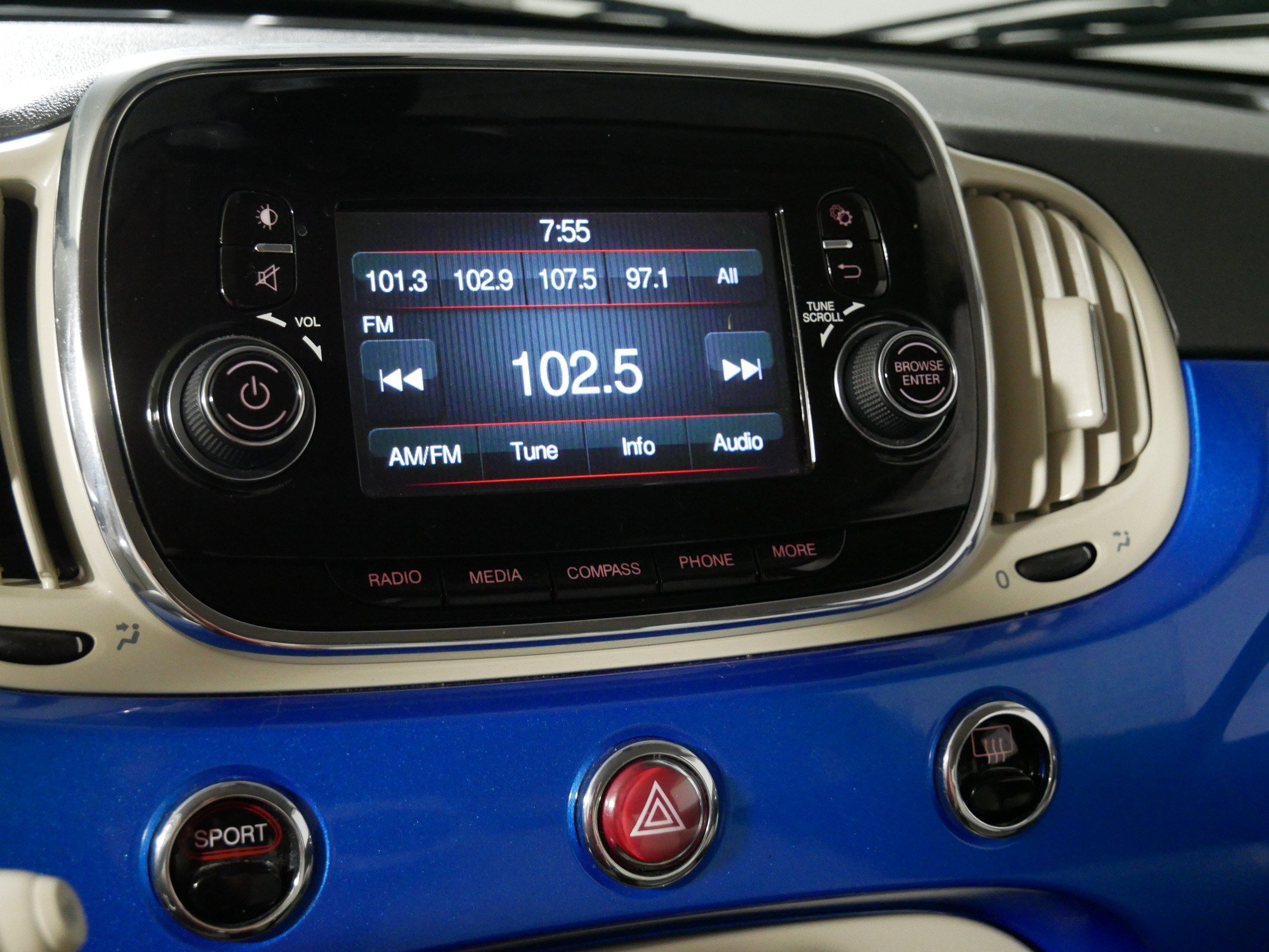 Used 2019 FIAT 500 Pop FWD image 22
