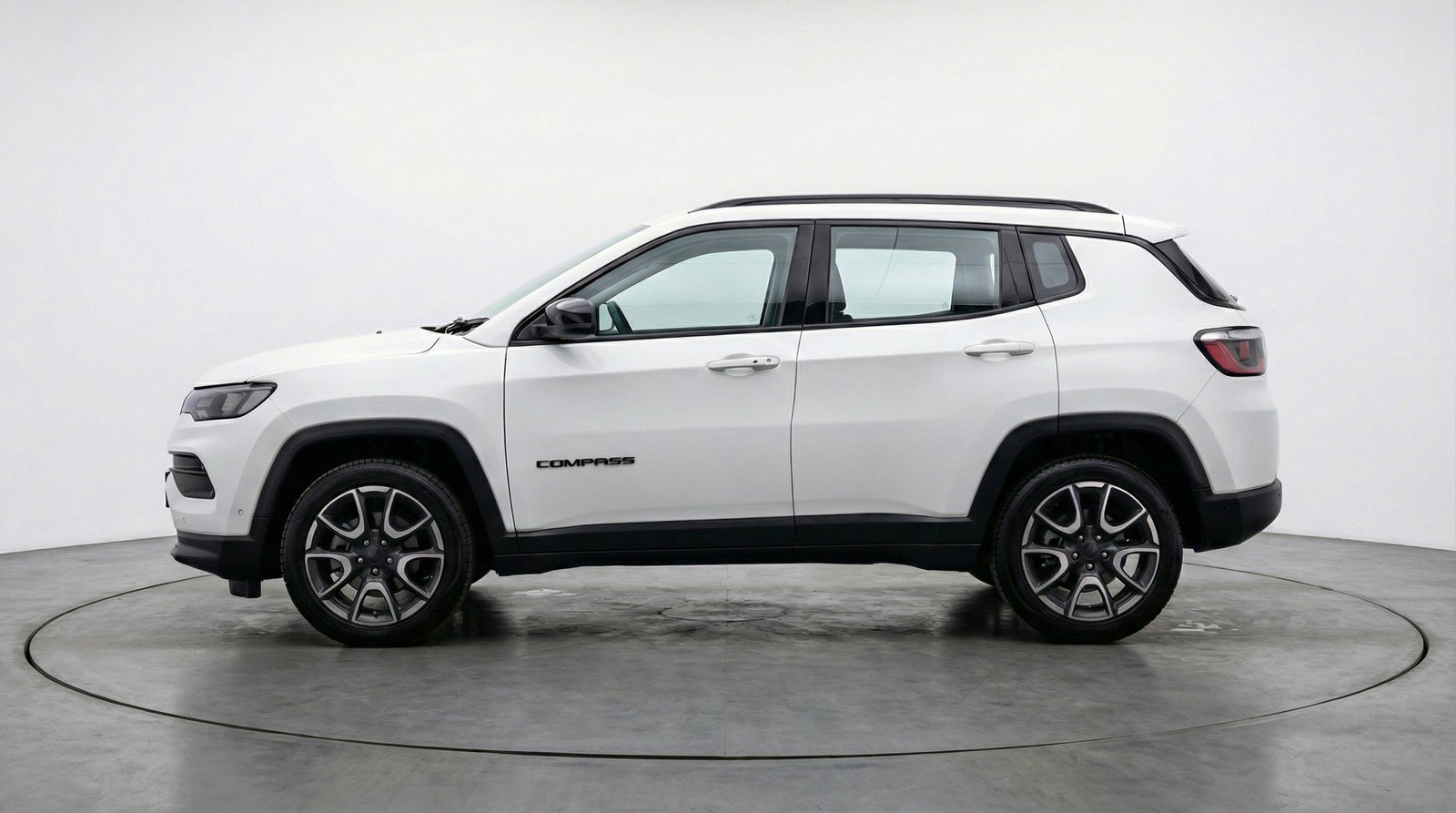 Used 2025 Jeep Compass Trailhawk AWD/4WD image 5