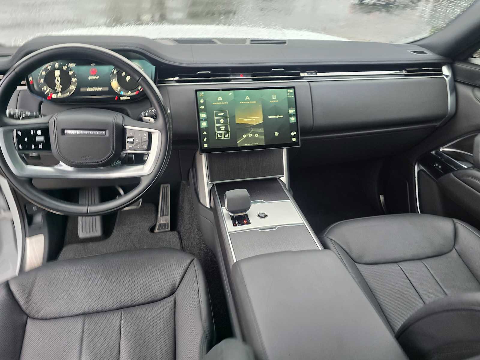 Used 2024 Land Rover Range Rover Long Wheelbase SE image 24