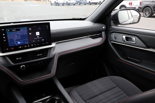 Used 2025 Ford Explorer ST-Line w/ ST-Line Street Pack image 29