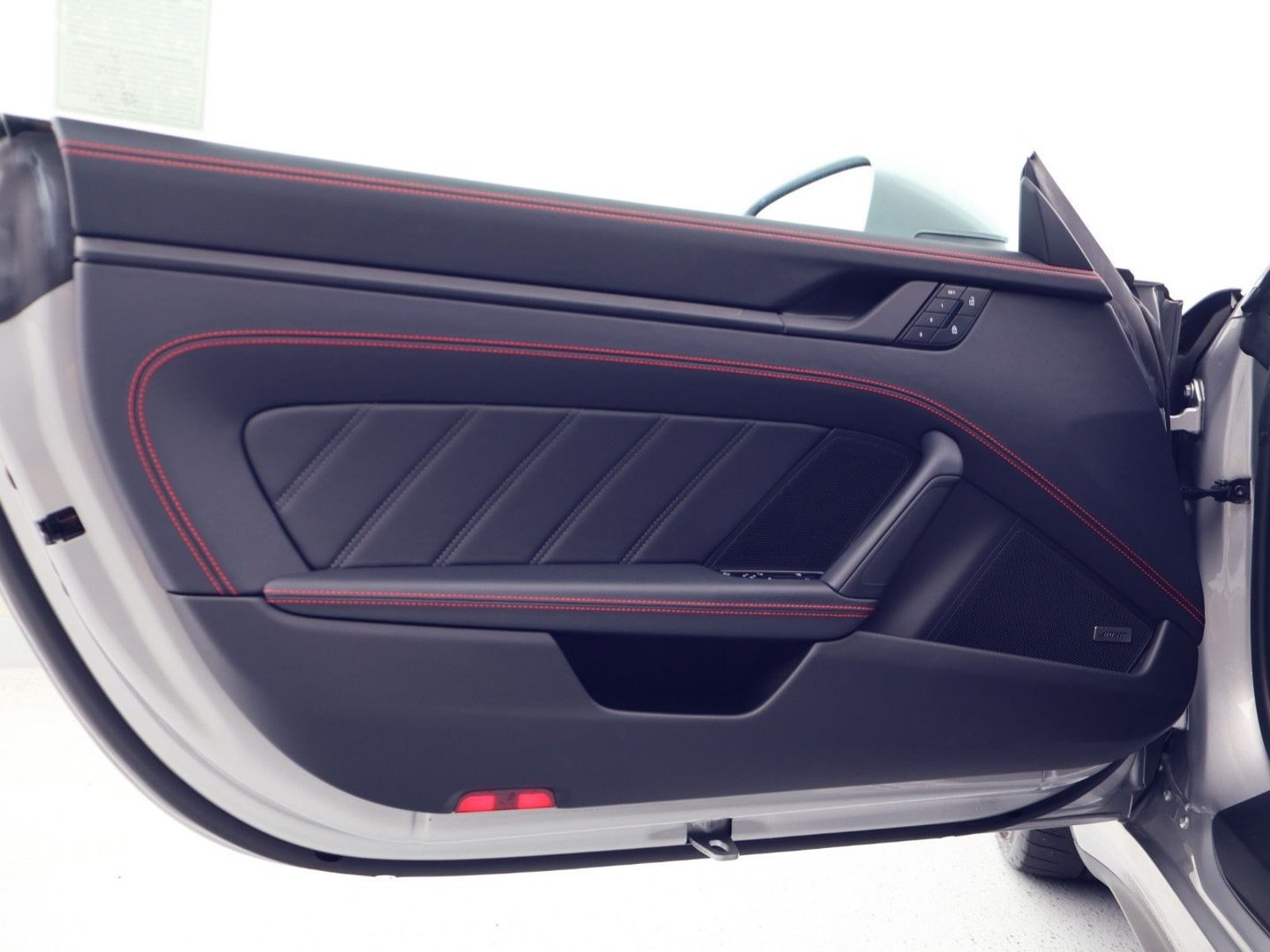 Certified 2026 Porsche 911 Targa 4 GTS AWD/4WD image 15
