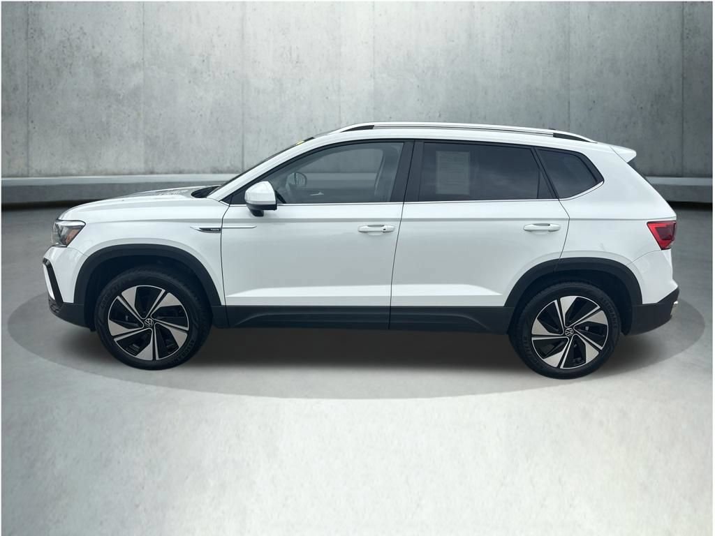 Used 2023 Volkswagen Taos SE w/ Panoramic Sunroof Package AWD/4WD image 2