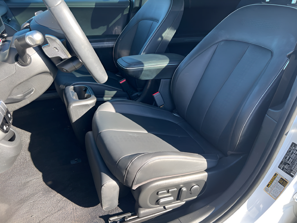Used 2023 Hyundai Ioniq 5 Limited AWD/4WD image 16