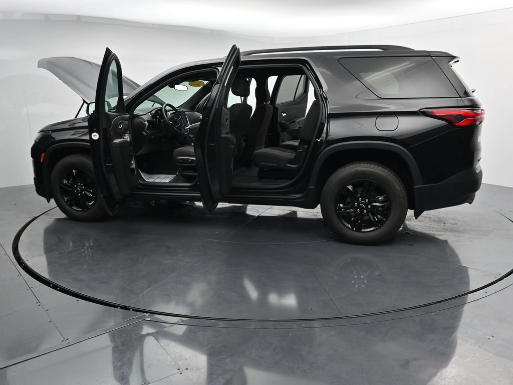 Used 2023 Chevrolet Traverse LT FWD image 42