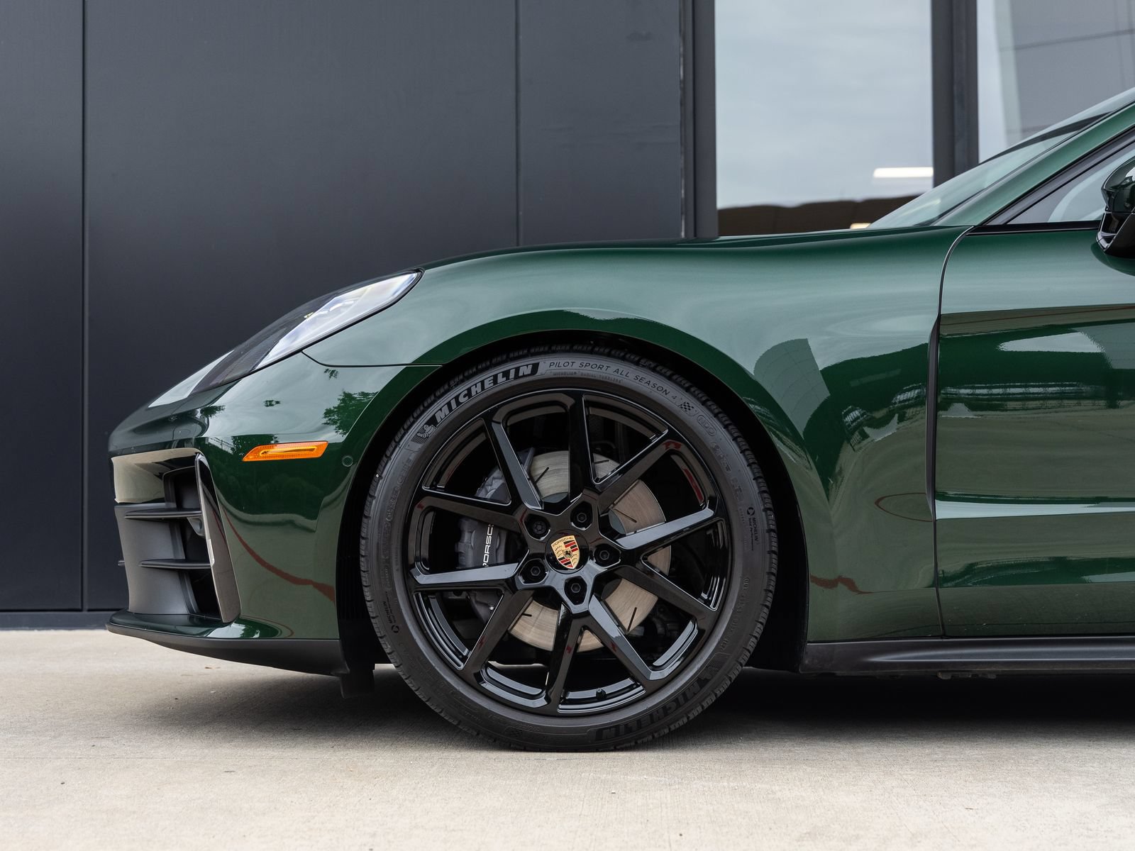 Certified 2025 Porsche Panamera image 13