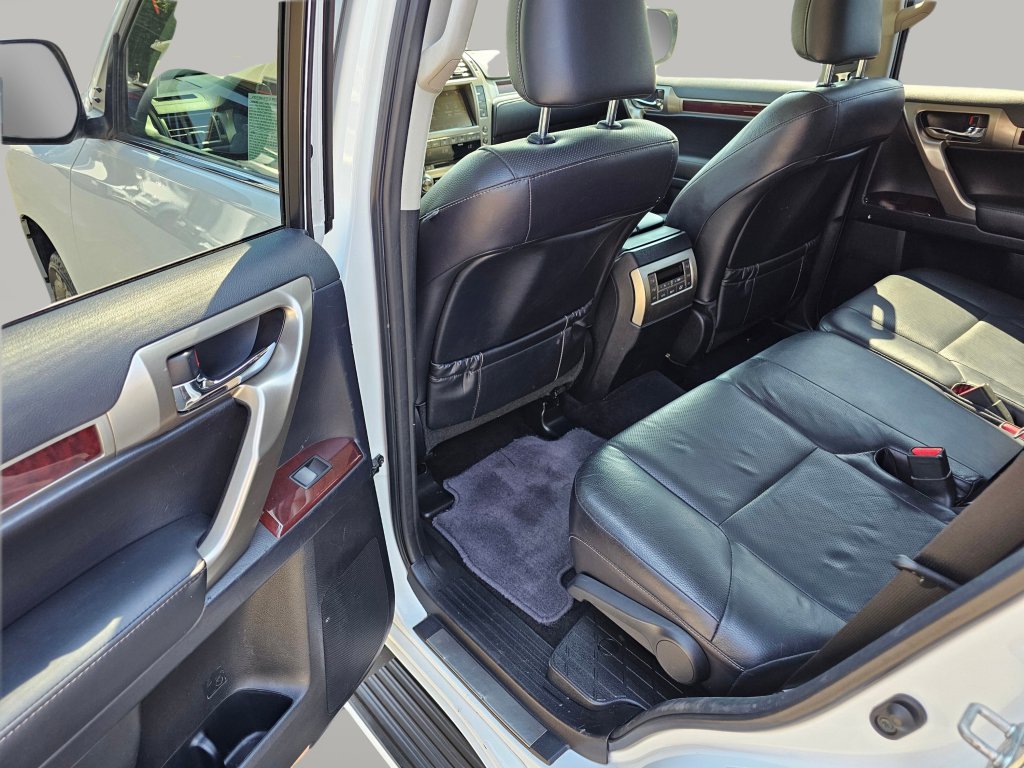 Used 2018 Lexus GX 460 Premium w/ Premium Package image 23
