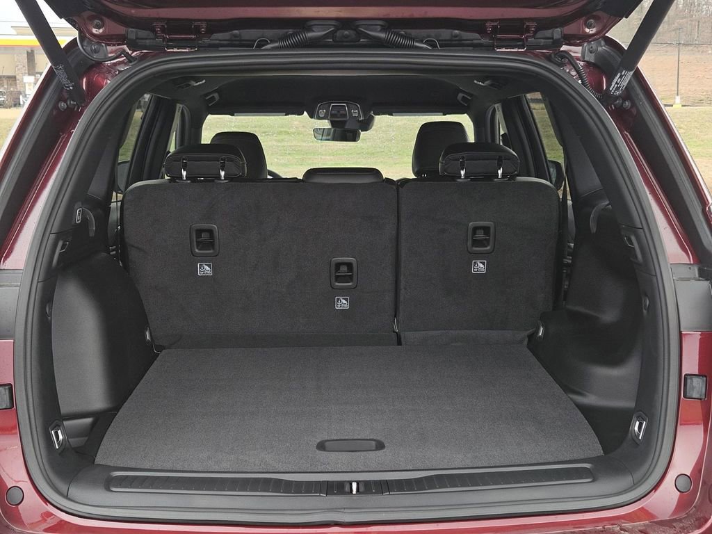 New 2026 Jeep Grand Cherokee Altitude image 8