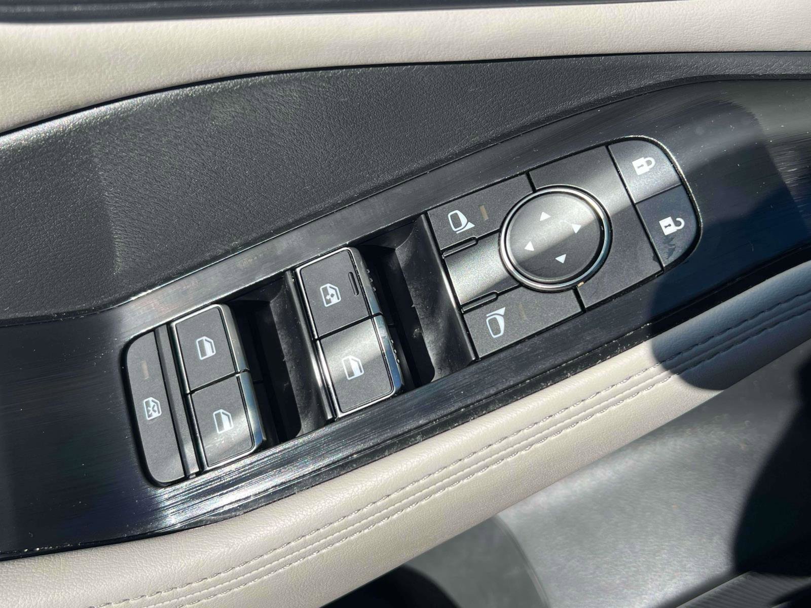 Used 2023 Nissan Rogue SL AWD/4WD image 26