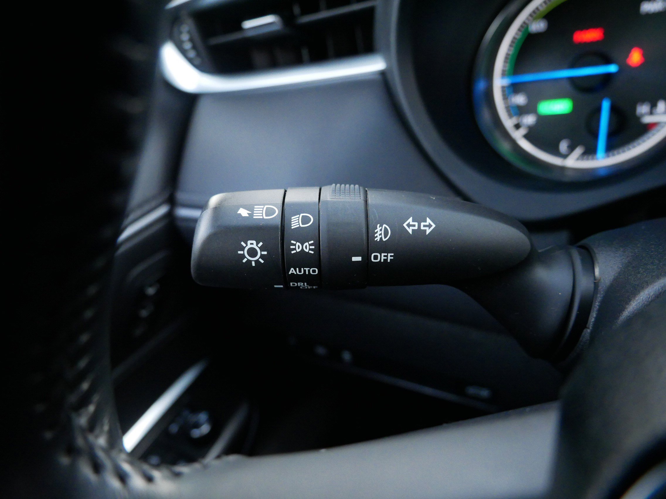 Used 2024 Toyota Venza XLE image 32