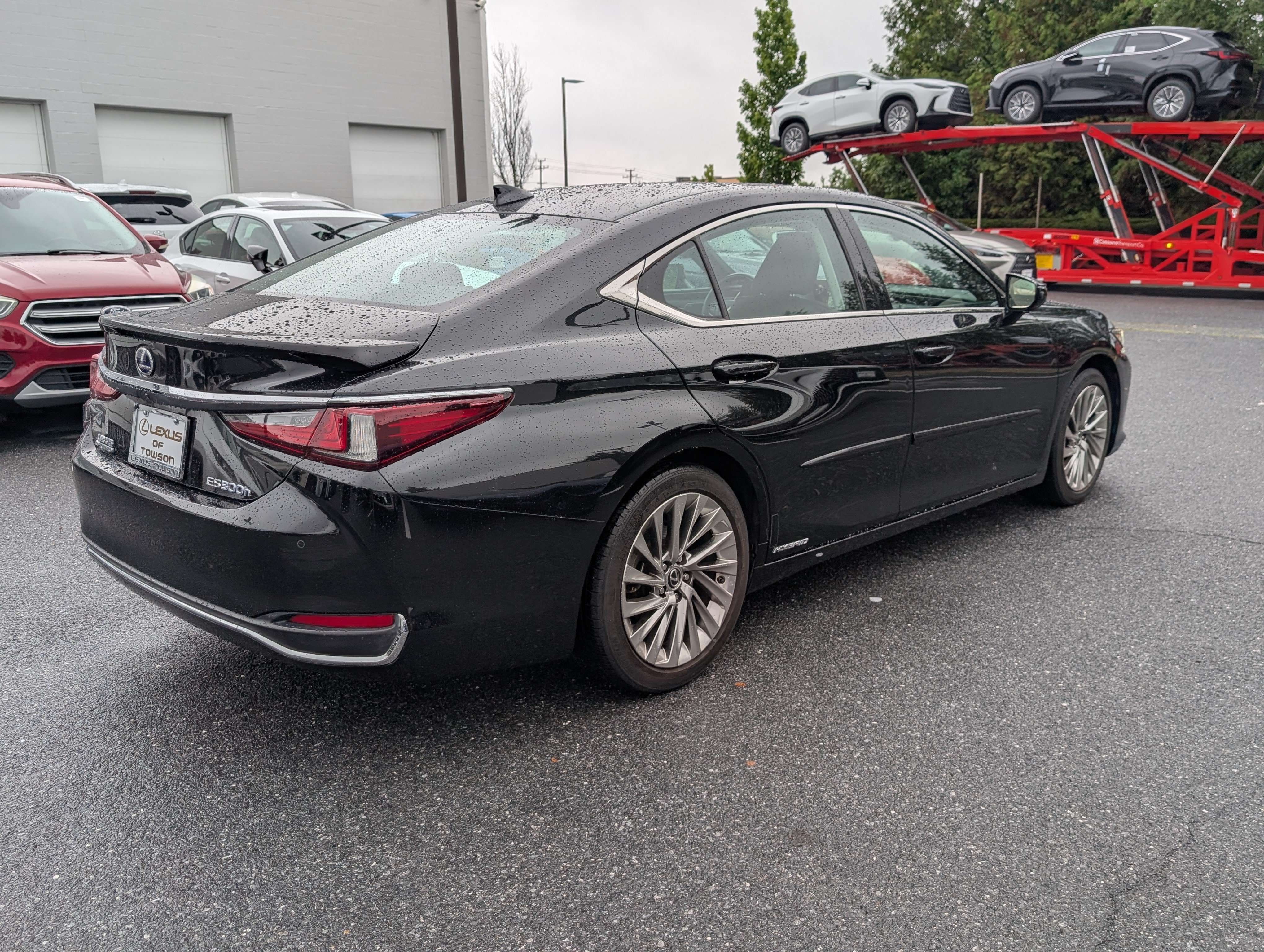 Certified 2021 Lexus ES 300h w/ Accessory Package FWD image 3