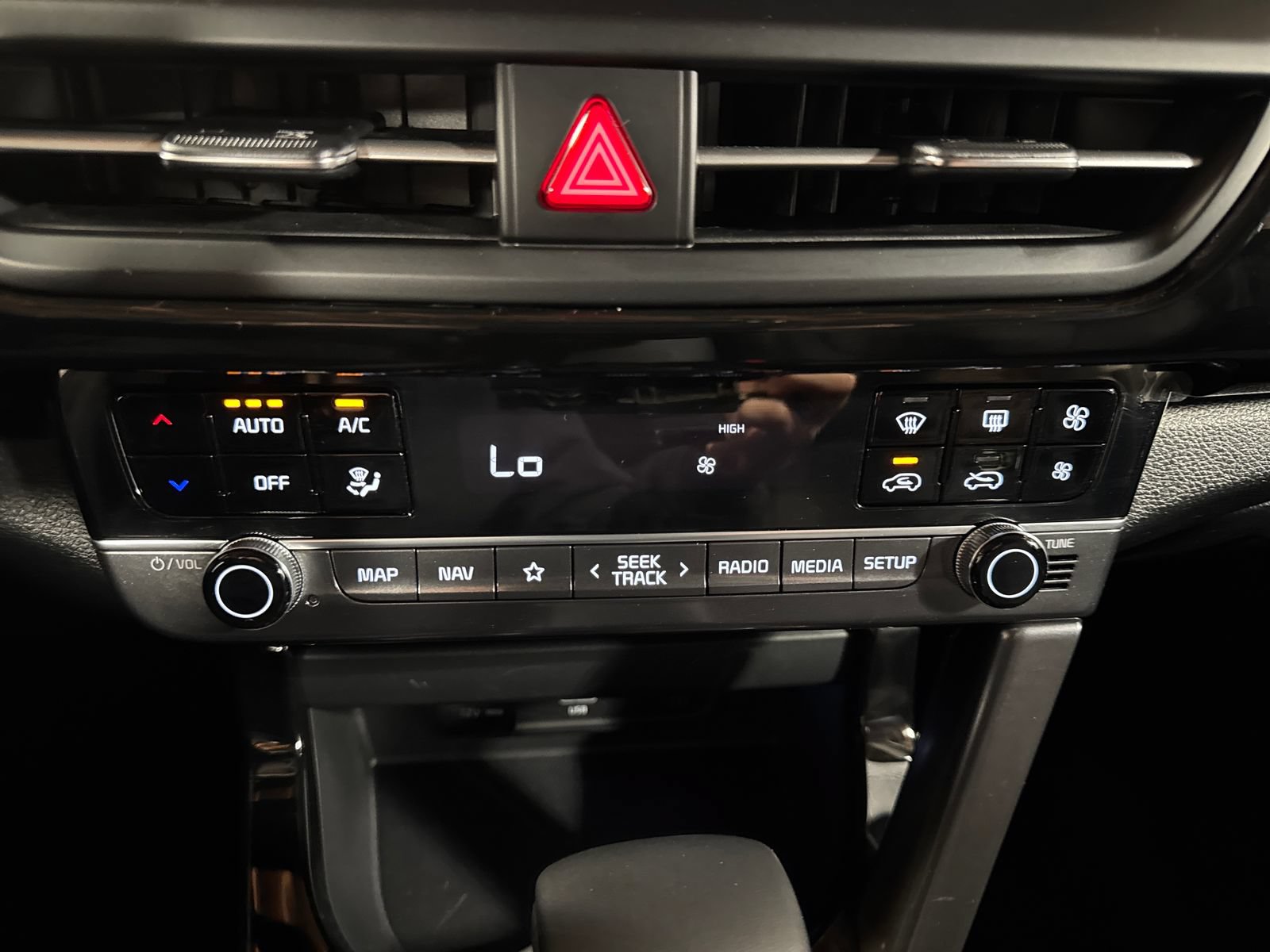 Certified 2025 Kia Seltos X-Line AWD/4WD image 23