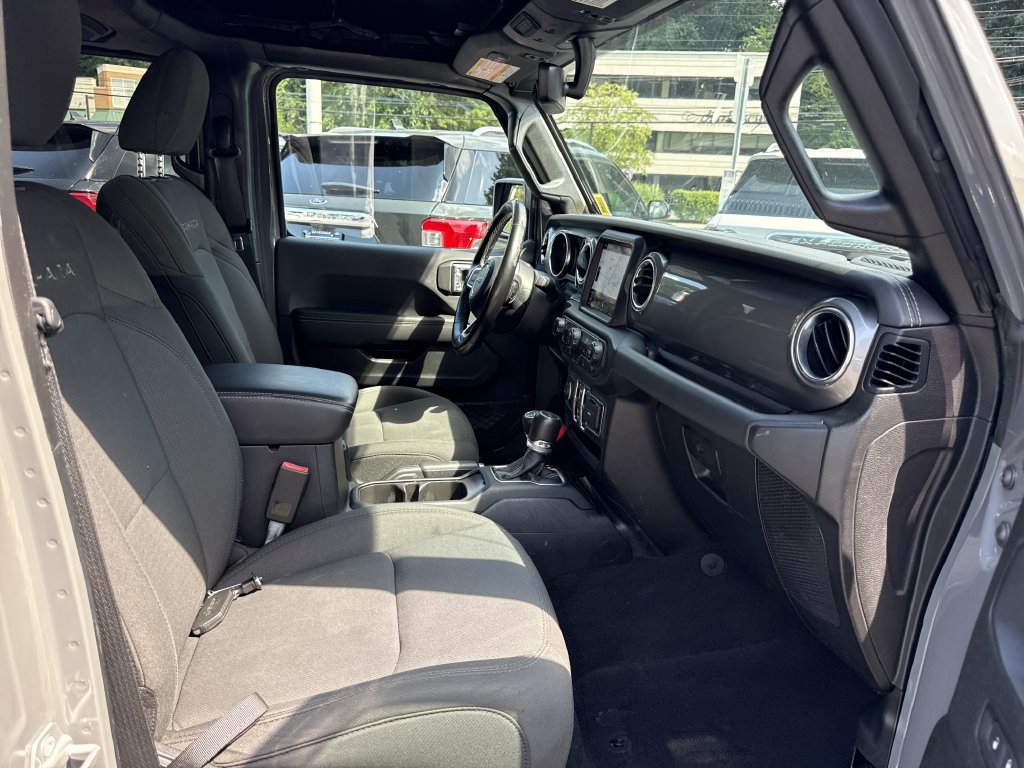 Used 2021 Jeep Wrangler Unlimited Sahara AWD/4WD image 28