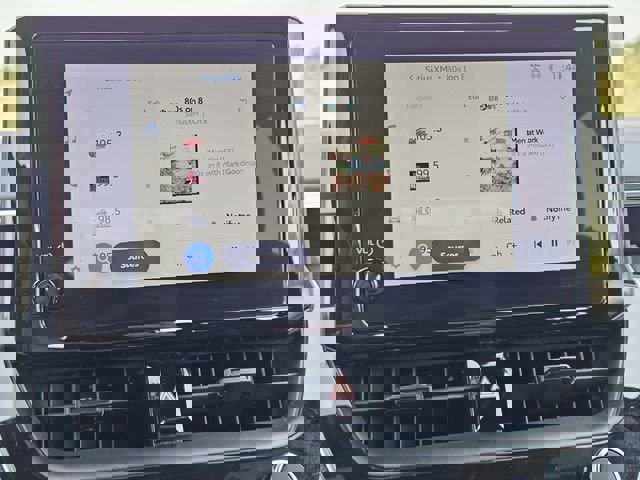 Used 2024 Toyota Corolla SE image 17