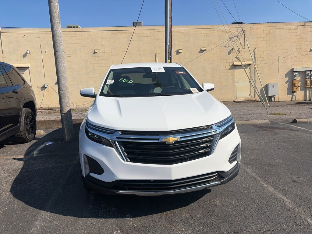 Used 2023 Chevrolet Equinox LT image 2