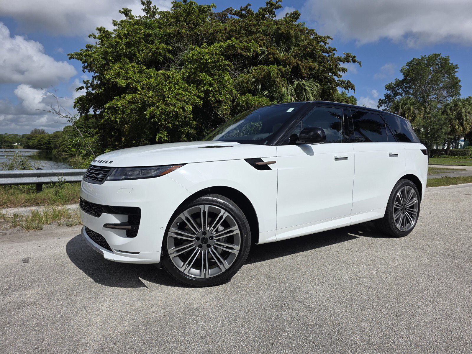 Used 2026 Land Rover Range Rover Sport Dynamic SE
