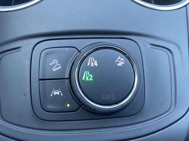 Used 2024 GMC Terrain SLE image 23