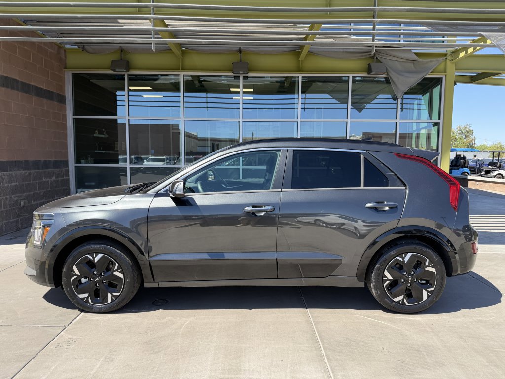 Used 2023 Kia Niro Wave w/ Wave Preserve Package image 7