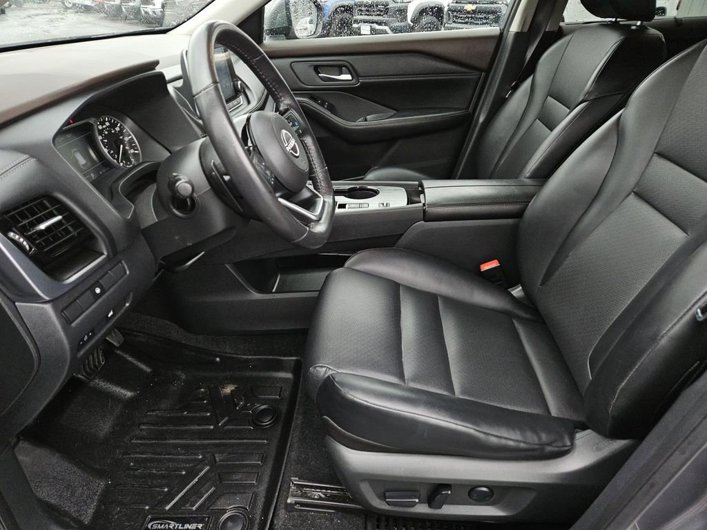 Used 2023 Nissan Rogue SV w/ SV Premium Package image 23