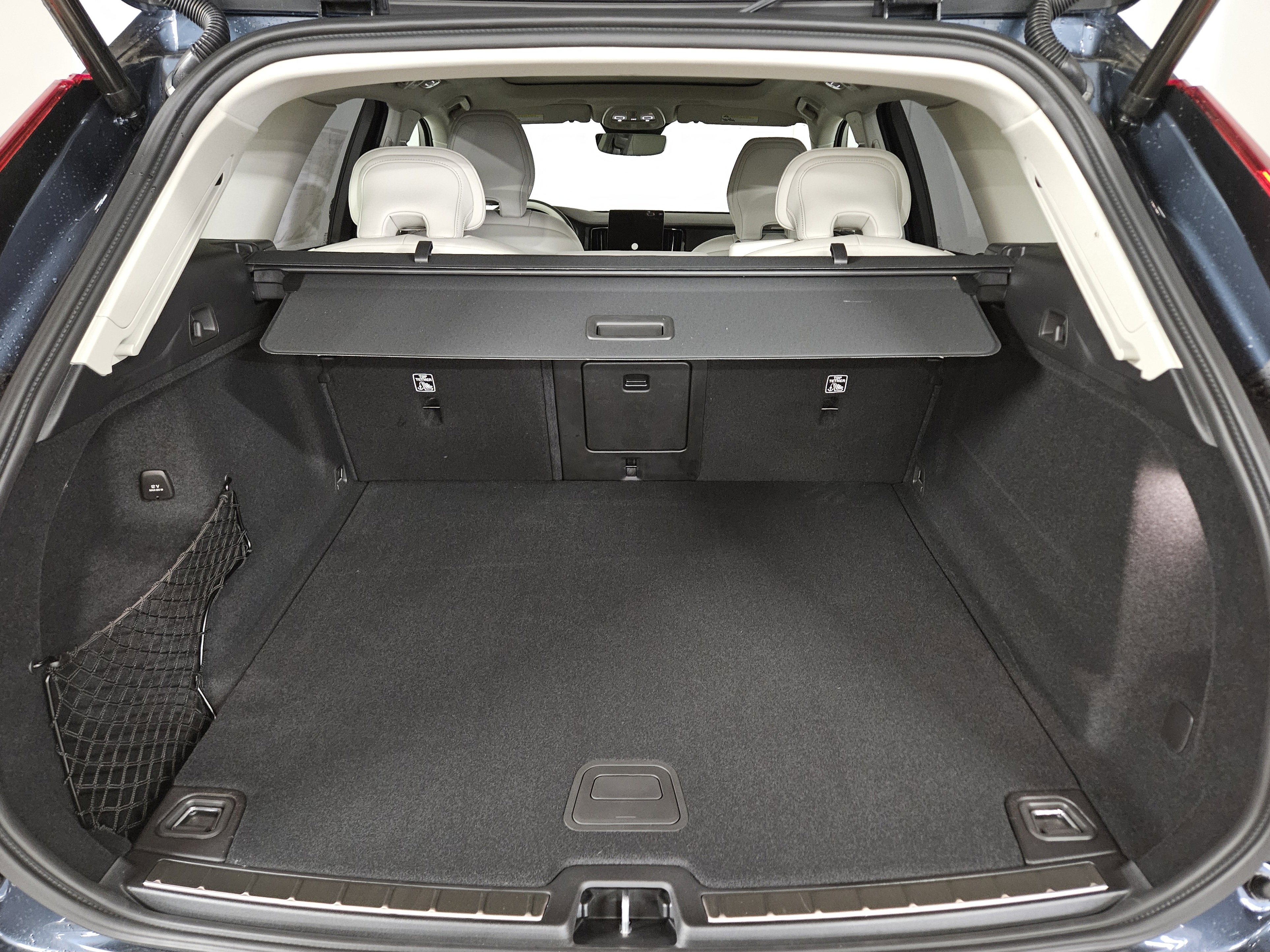 New 2026 Volvo XC60 B5 Ultra w/ Climate Package image 18