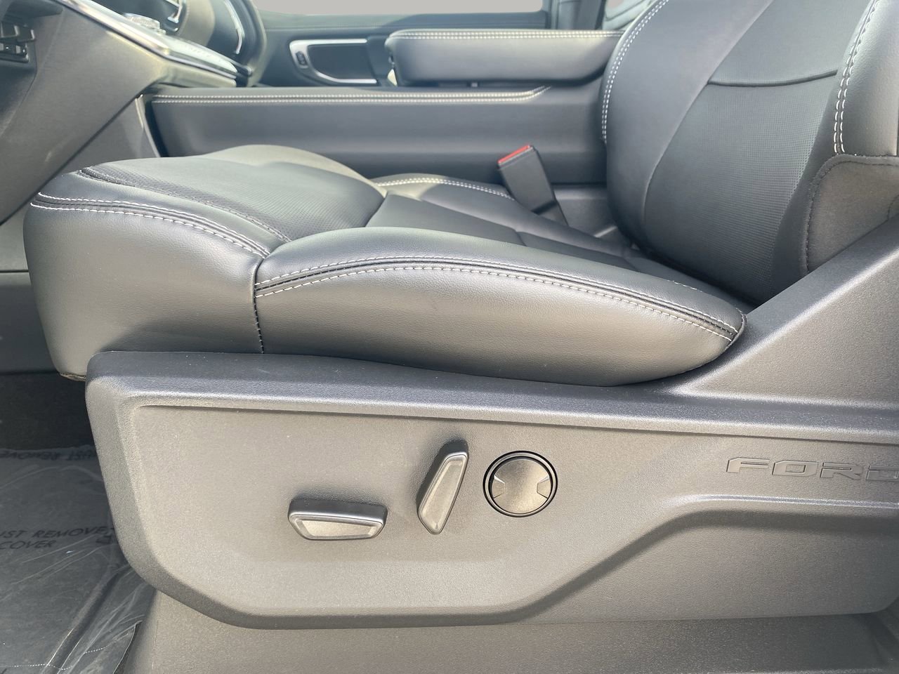 New 2026 Ford Expedition Platinum w/ Stealth Appearance Package AWD/4WD image 20