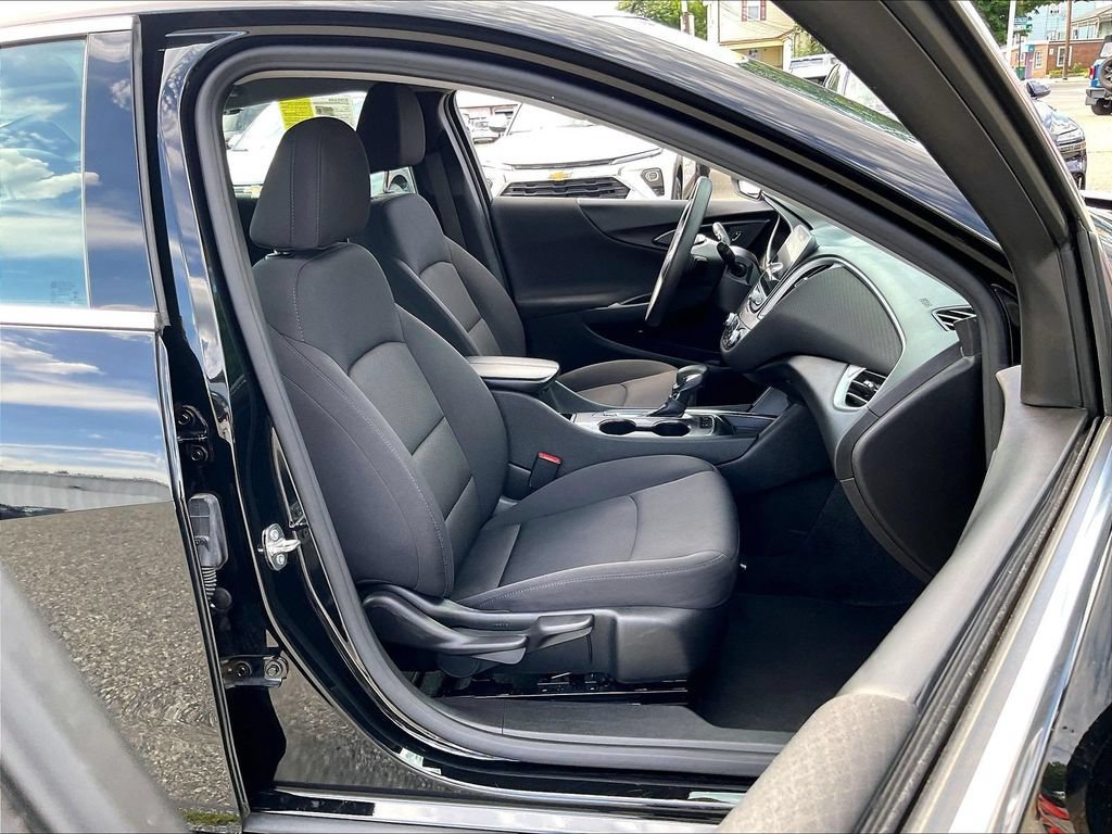 Used 2024 Chevrolet Malibu LT FWD image 11
