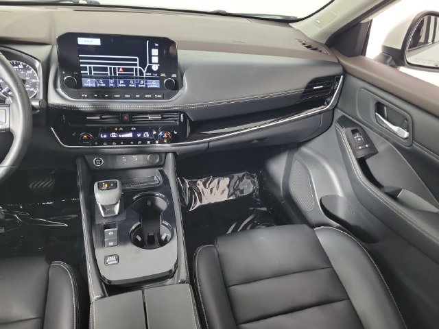 Used 2023 Nissan Rogue SL w/ SL Premium Package FWD image 17