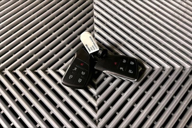 Used 2023 Buick Envision Avenir image 11