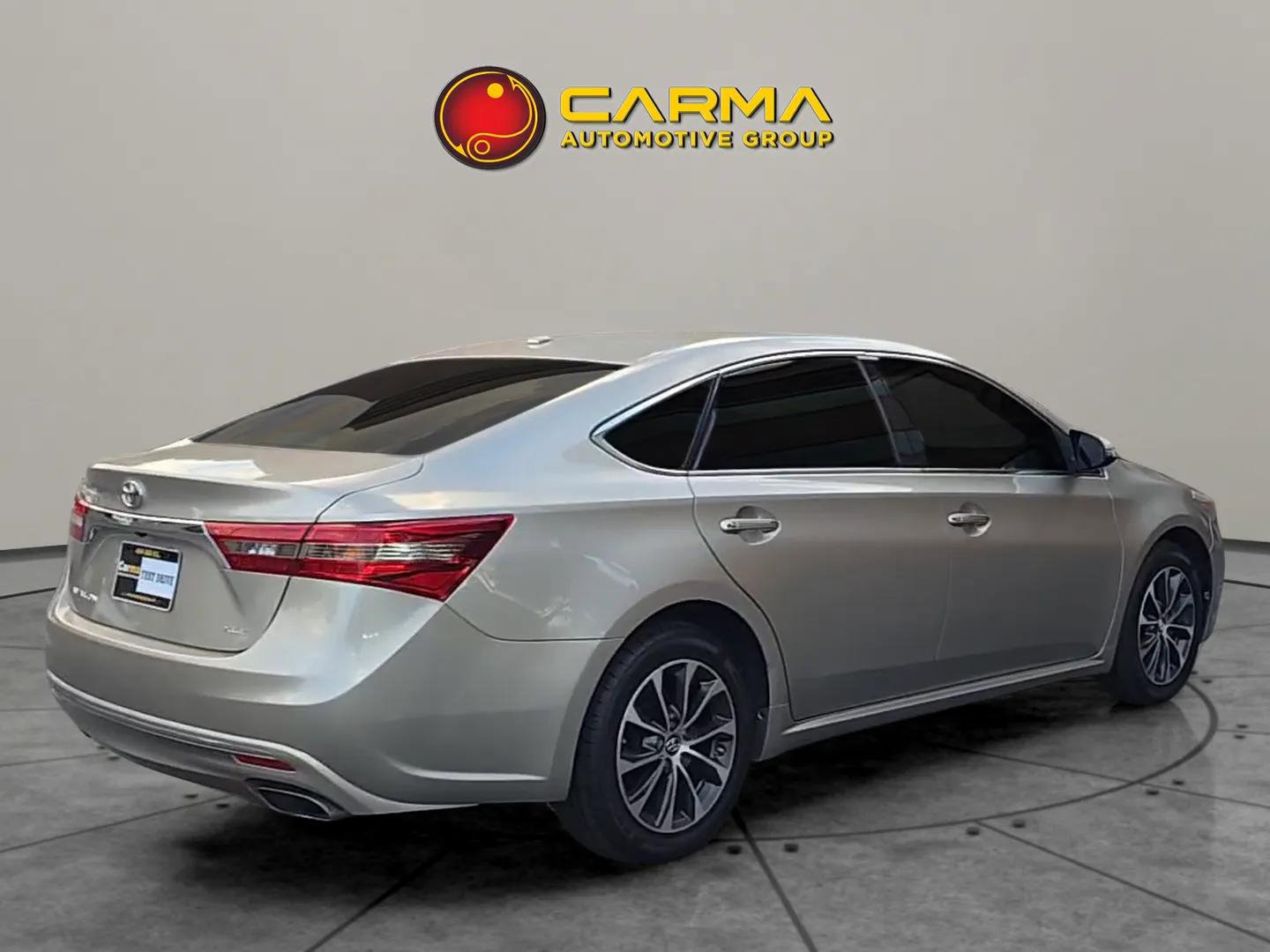 Used 2018 Toyota Avalon XLE Premium image 6