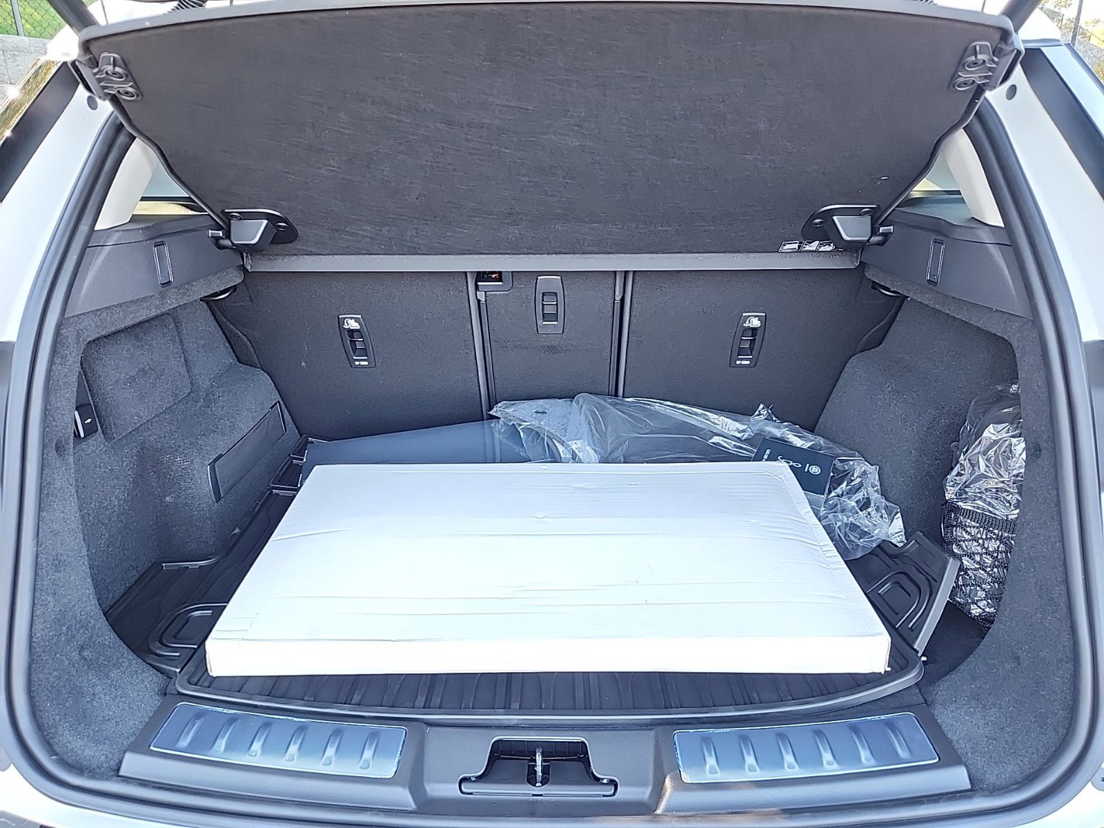 Used 2025 Land Rover Range Rover Evoque Dynamic SE image 13