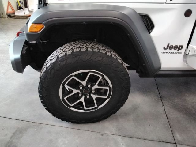 Used 2024 Jeep Wrangler Unlimited Rubicon w/ Convenience Group AWD/4WD image 21