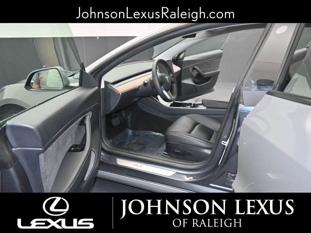 Used 2020 Tesla Model 3 Standard Range Plus image 10