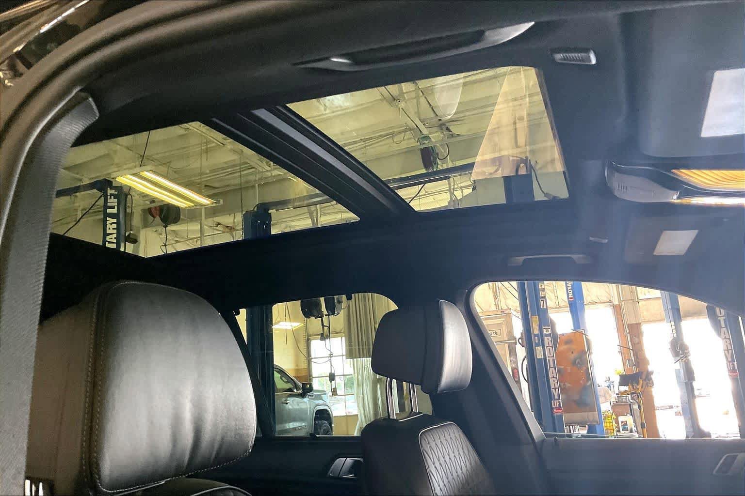 Used 2020 BMW X5 M50i w/ Executive Package AWD/4WD image 13