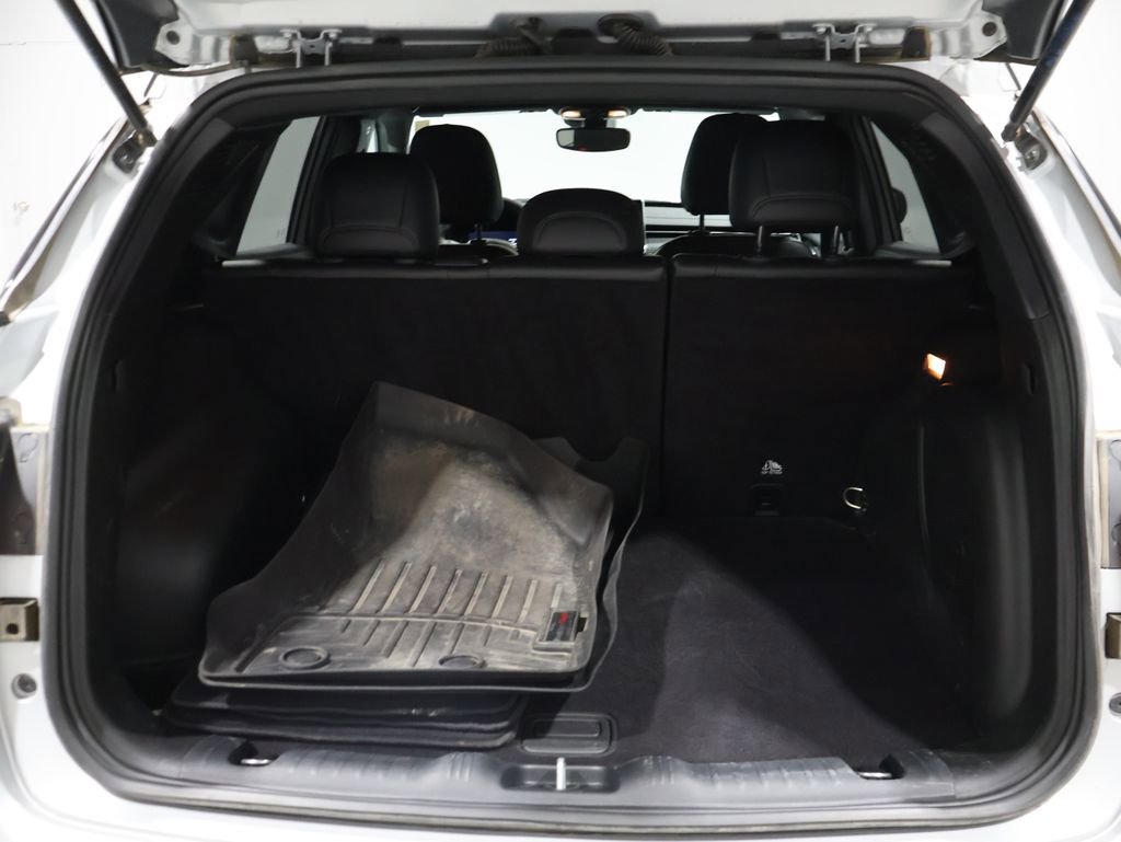 Used 2024 Jeep Compass Limited w/ High Altitude Package image 18