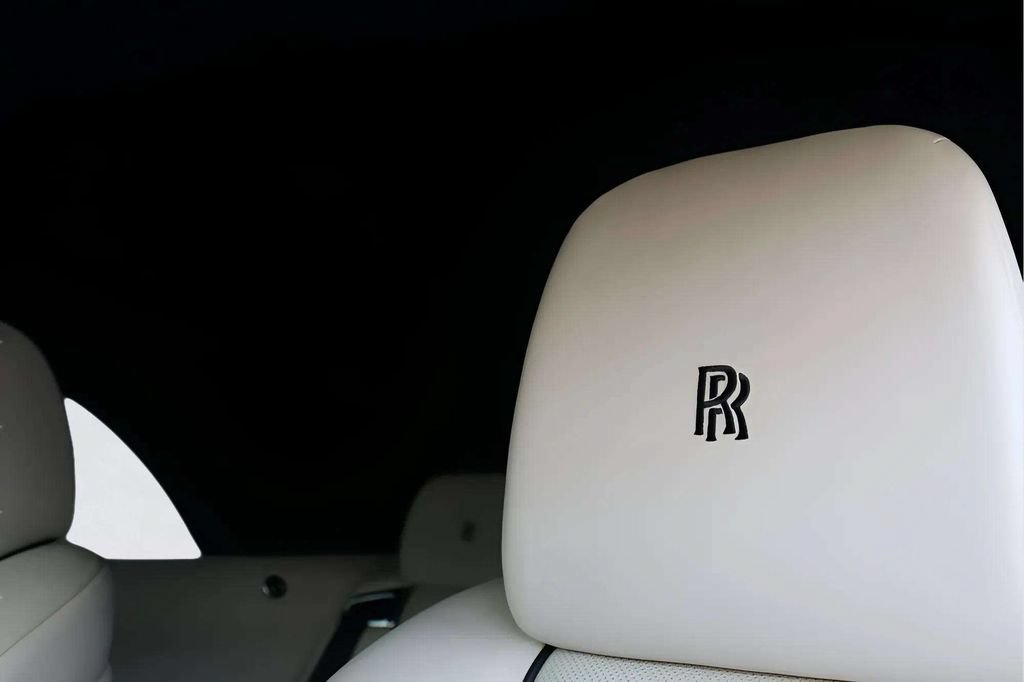 Used 2018 Rolls-Royce Dawn RWD image 9