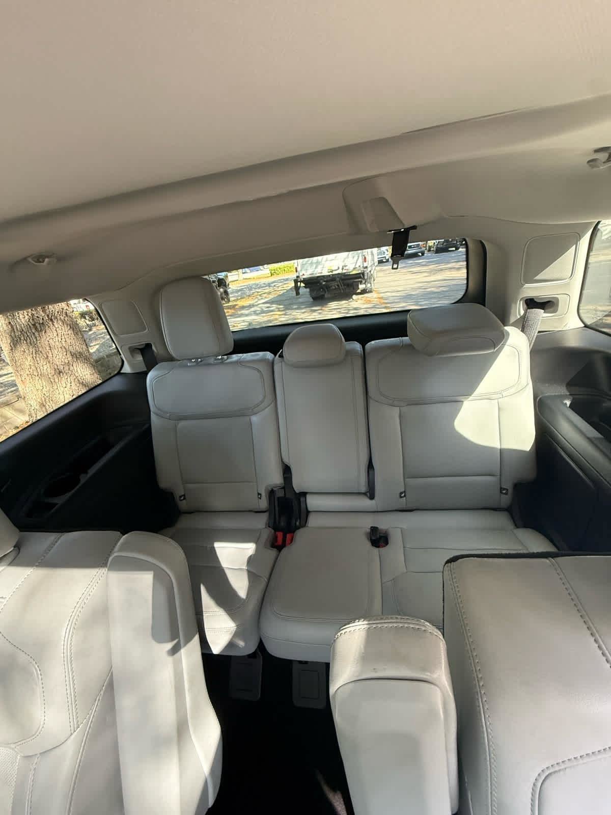 Used 2025 Ford Expedition Platinum image 15