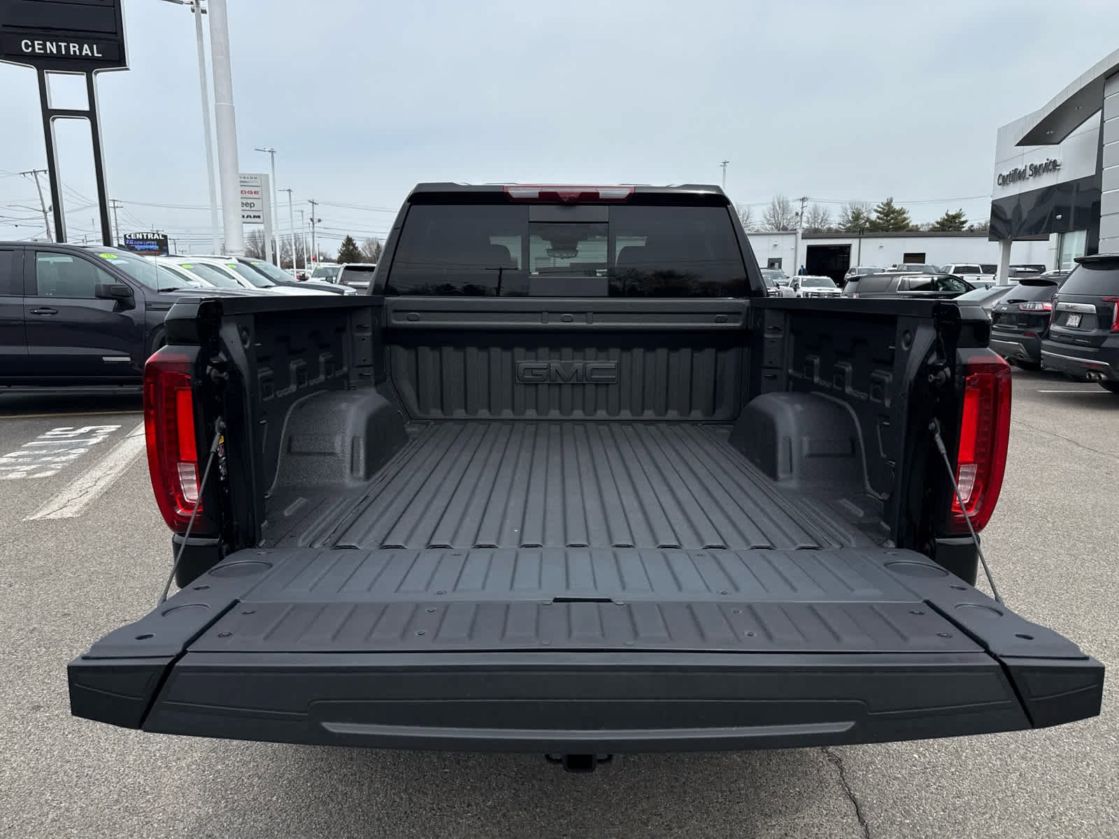New 2026 GMC Sierra 1500 AT4 w/ Technology Package AWD/4WD image 10