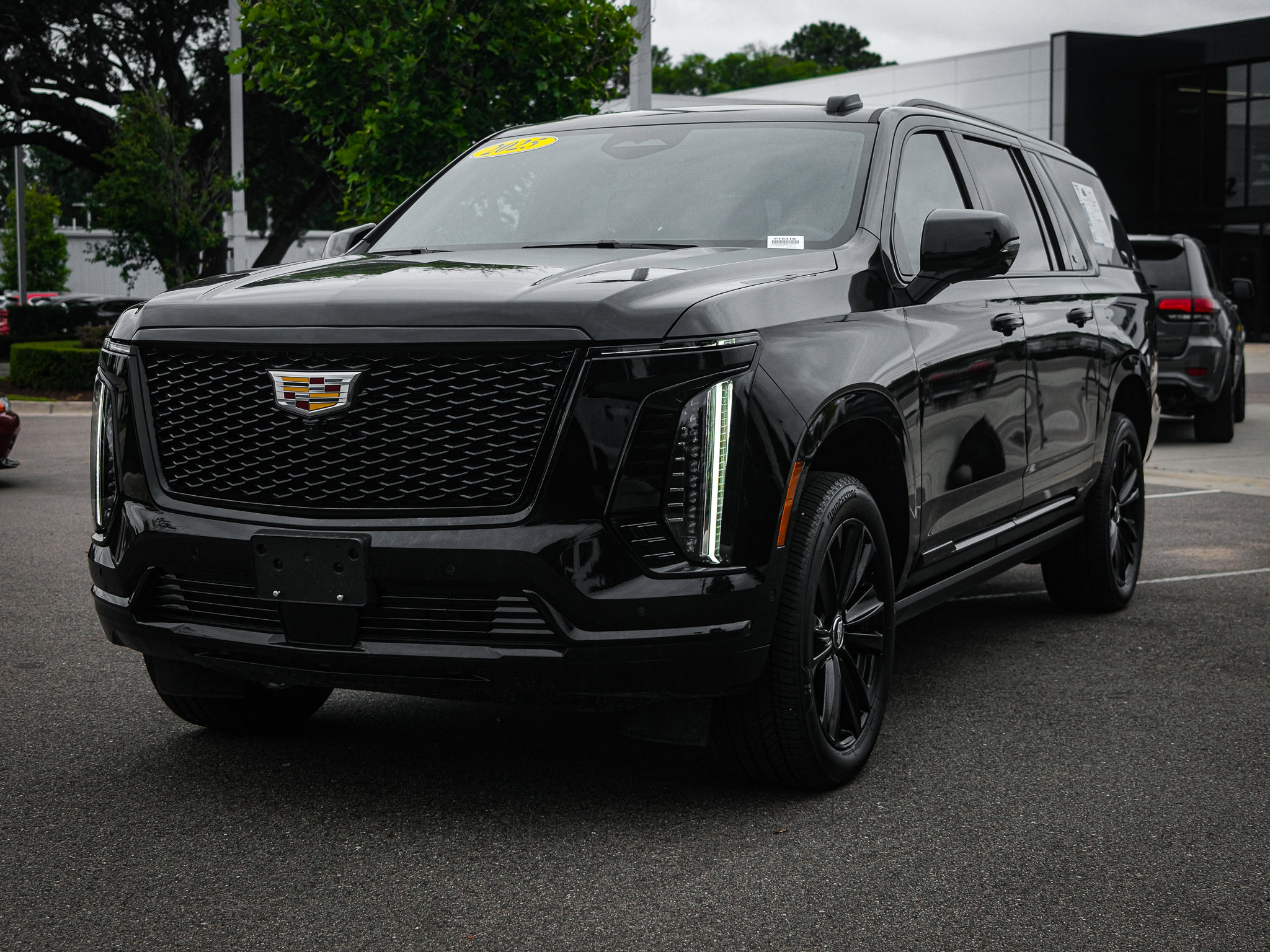 Used 2025 Cadillac Escalade ESV Sport image 5