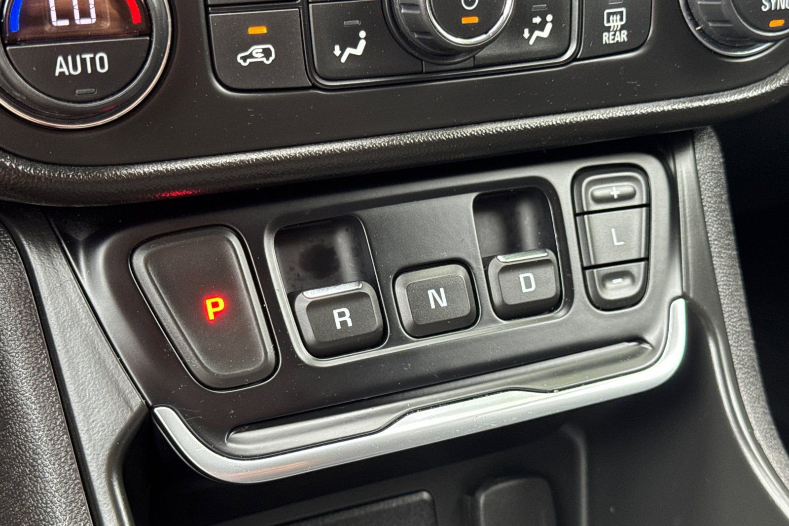 Used 2019 GMC Terrain SLE w/ Driver Convenience Package FWD image 34