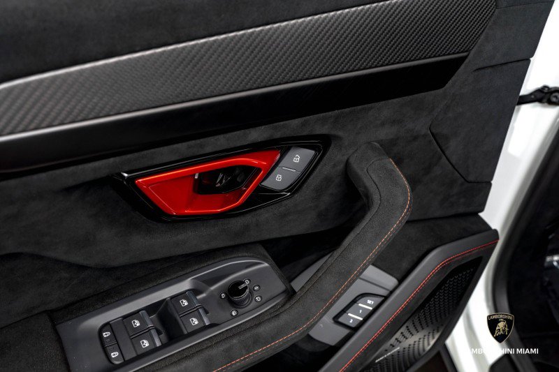 Used 2023 Lamborghini Urus Performante image 31