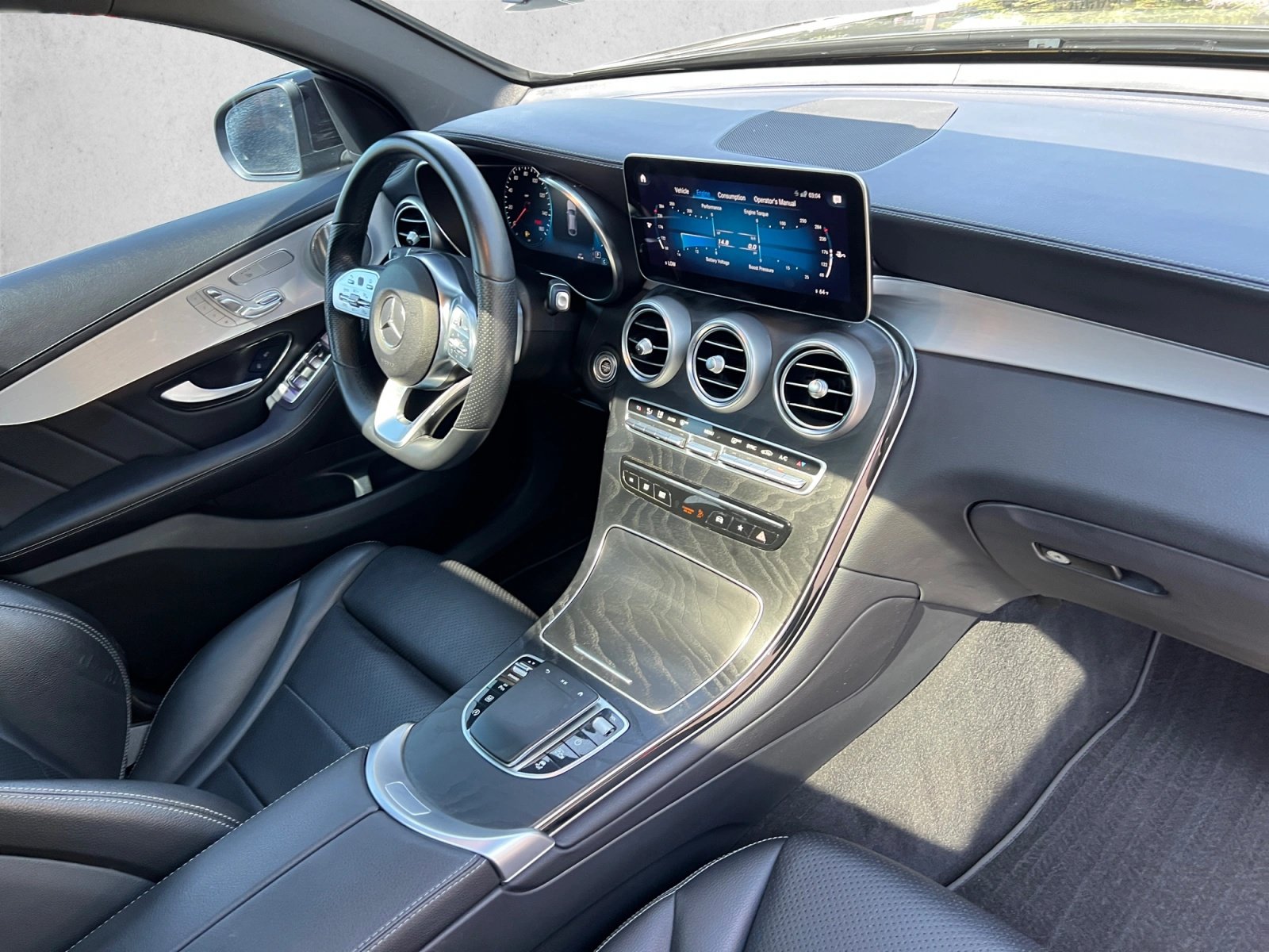 Used 2023 Mercedes-Benz GLC 300 4MATIC Coupe image 28