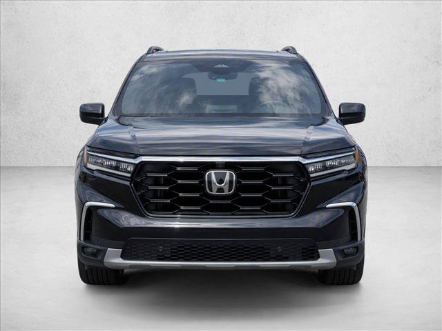 Certified 2024 Honda Pilot Touring image 2