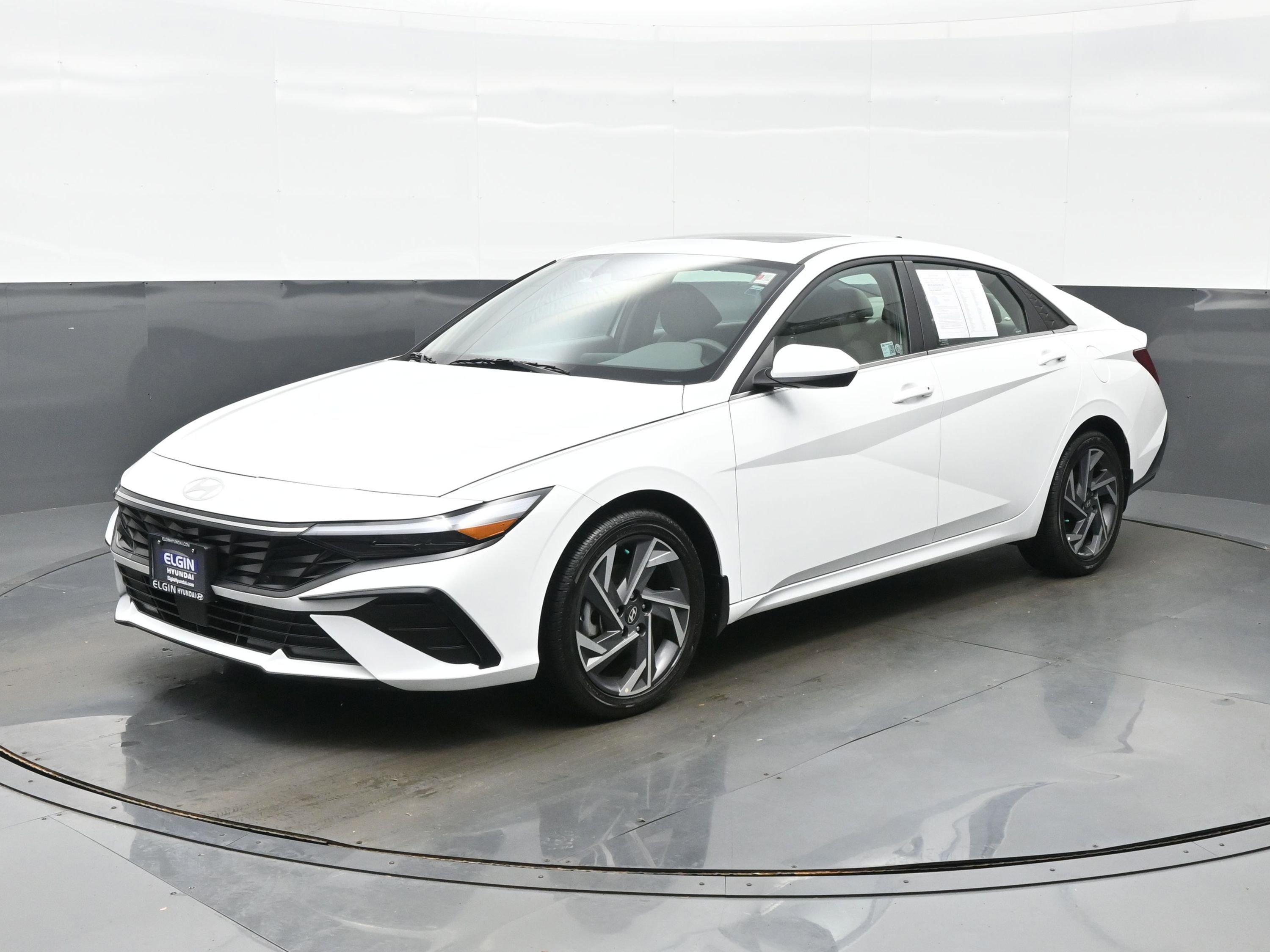 Certified 2025 Hyundai Elantra SEL FWD image 2