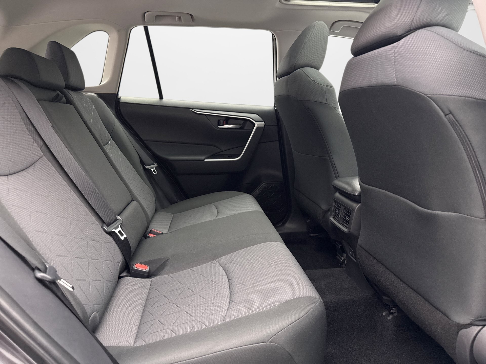 Used 2025 Toyota RAV4 XLE w/ Convenience Package AWD/4WD image 18