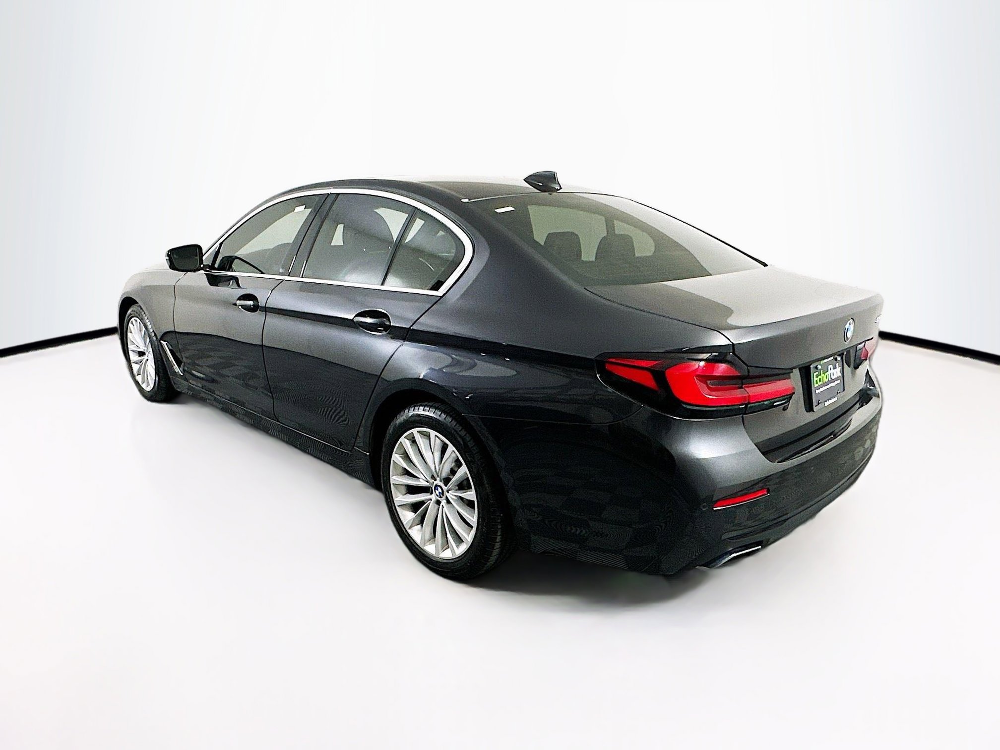 Used 2023 BMW 530i w/ Premium Package image 5