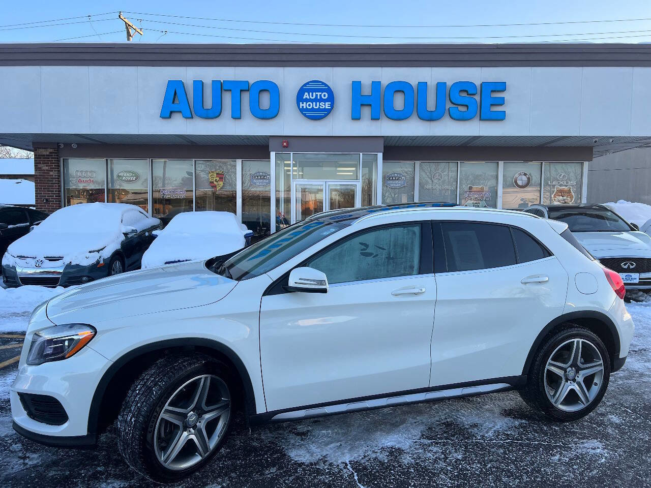Used 2015 Mercedes-Benz GLA 250 4MATIC w/ Multimedia Package image 1
