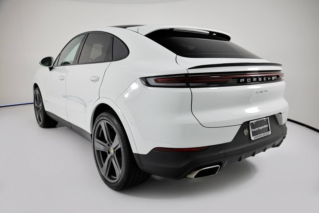Used 2024 Porsche Cayenne Coupe AWD/4WD image 3