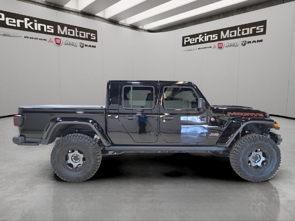 Used 2024 Jeep Gladiator Mojave AWD/4WD image 6